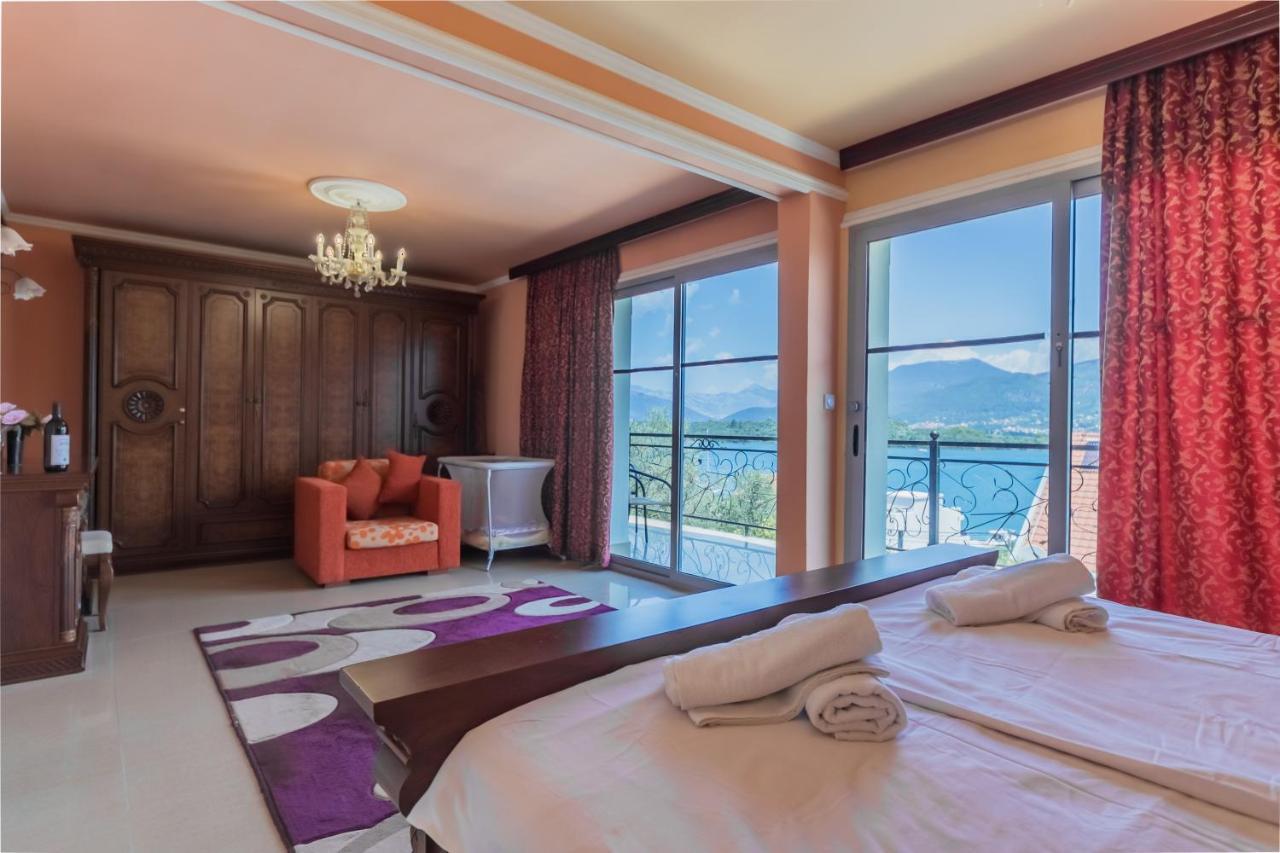 Villa Tivat Exterior photo
